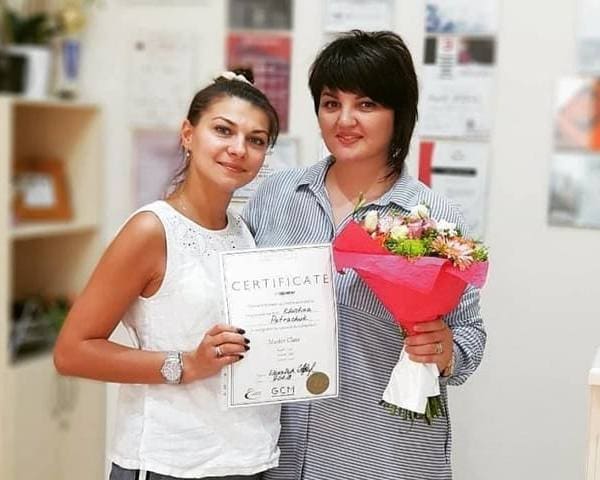 Обучение повышение квалификации по перманентному макияжу татуажа бровей губ век у
Елены Пуць