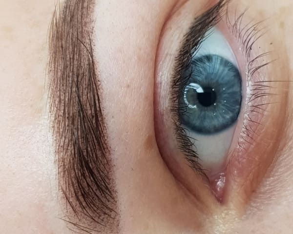 Перманентный макияж бровей делается только пигментами из америки