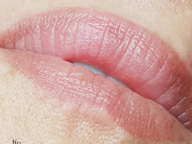 Заживший перманентный макияж губ перед коррекцией. Нюдовые губы